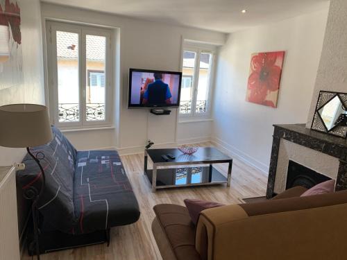 La Tour-du-Pin Apartment | Appartement de la nation 2