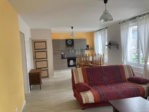 Novy-Chevrieres Apartment | Appartement du Moulin