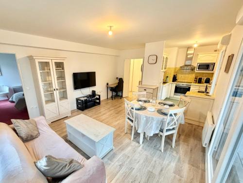 Buchelay Apartment | APPARTEMENT F3 BUCHELAY Calme parking privé proche de la gare