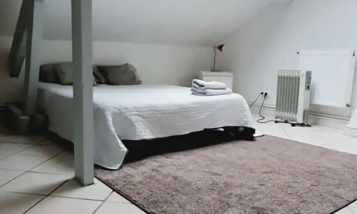La Ferte-Gaucher Apartment | Appartement F3 Avec Piscine Partage, Plage et Horraire a la Limite