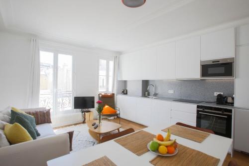 Faubourg Saint-Germain Apartment | Appartement familial calme près de la Tour Eiffel