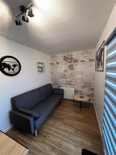 Chasseneuil-du-Poitou Apartment | Appartement avec terrasse