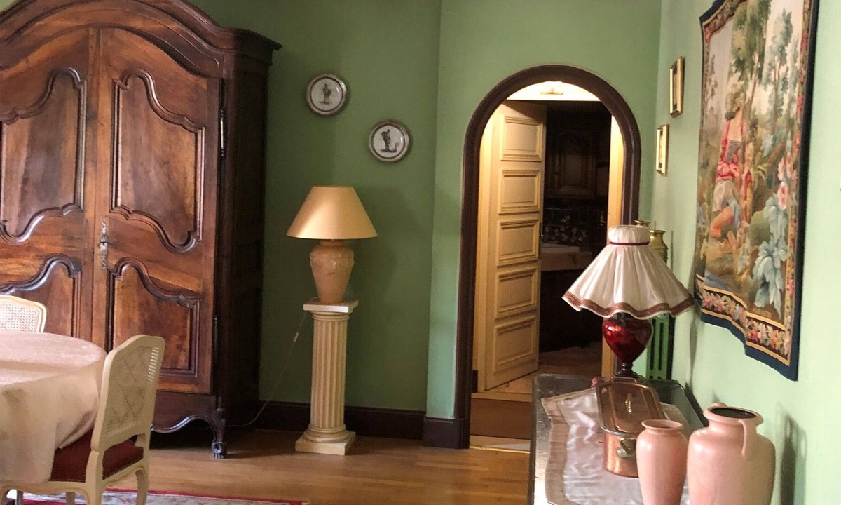 Saint-Cyprien-sur-Dourdou Apartment | Appartement de Caractère à Proximité de Conques