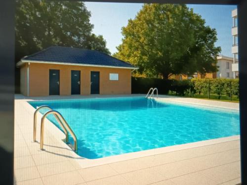 Saint-Andre-lez-Lille Apartment | Appartement avec piscine