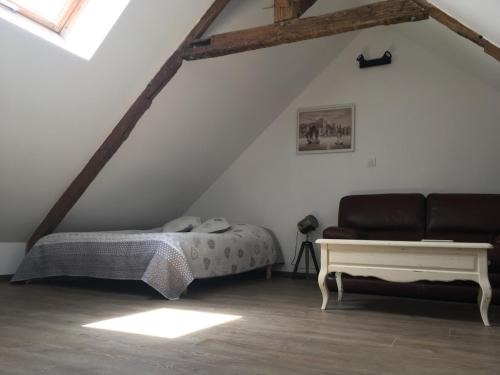 Saint-Yrieix-la-Perche Apartment | Appartement L'Arédien