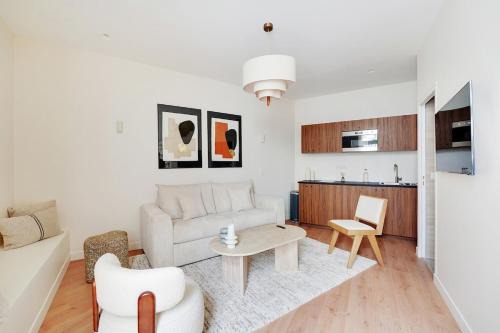 3rd Arrondissement Apartment | Appartement haut de gamme avec 2 salles de bains et climatisation au cœur du Marais