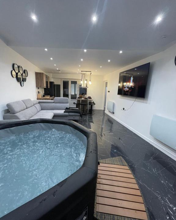 Salies-de-Bearn Apartment | Appartement hors du commun avec son jacuzzi