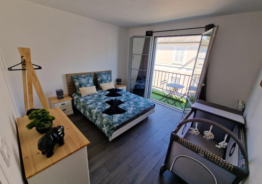 Chateaudun Apartment | Appartement Hyper Centre Cosy avec Balcon