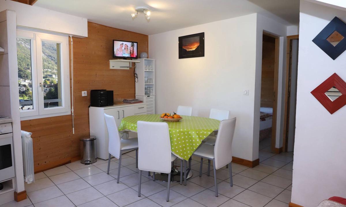Luz-Saint-Sauveur Apartment | Appartement Les Pics