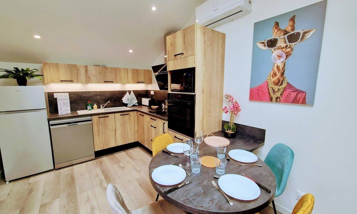 Cholet Apartment | Appartement "La Girafe" centre Cholet 4pers