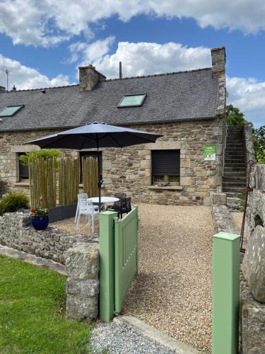Corseul House | Appartement Le camélia blanc