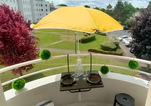 La Maladrerie Apartment | Appartement Le doux Viking, balcon & parking privé proche Zénith Caen