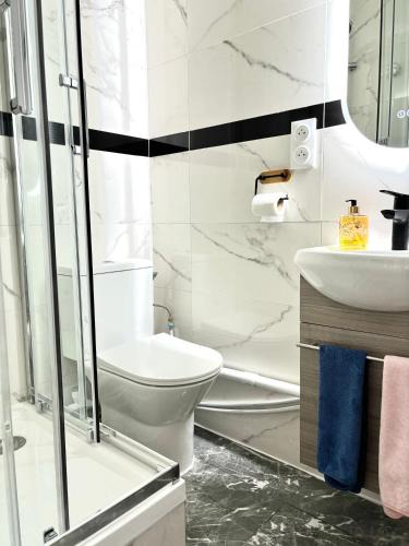 Quartier de la Chapelle House | Appartement LUCAS Salle de bain Privative