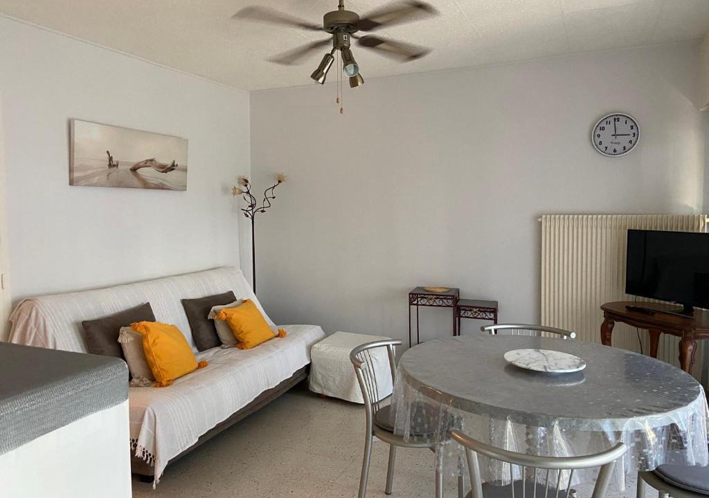 Balaruc-les-Bains Apartment | Appartement lumineux près des Thermes - Animaux admis - 42m² - FR-1-503-62
