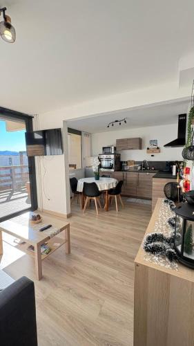 Egat Apartment | Appartement lumineux, terrasse, lisière de forêt