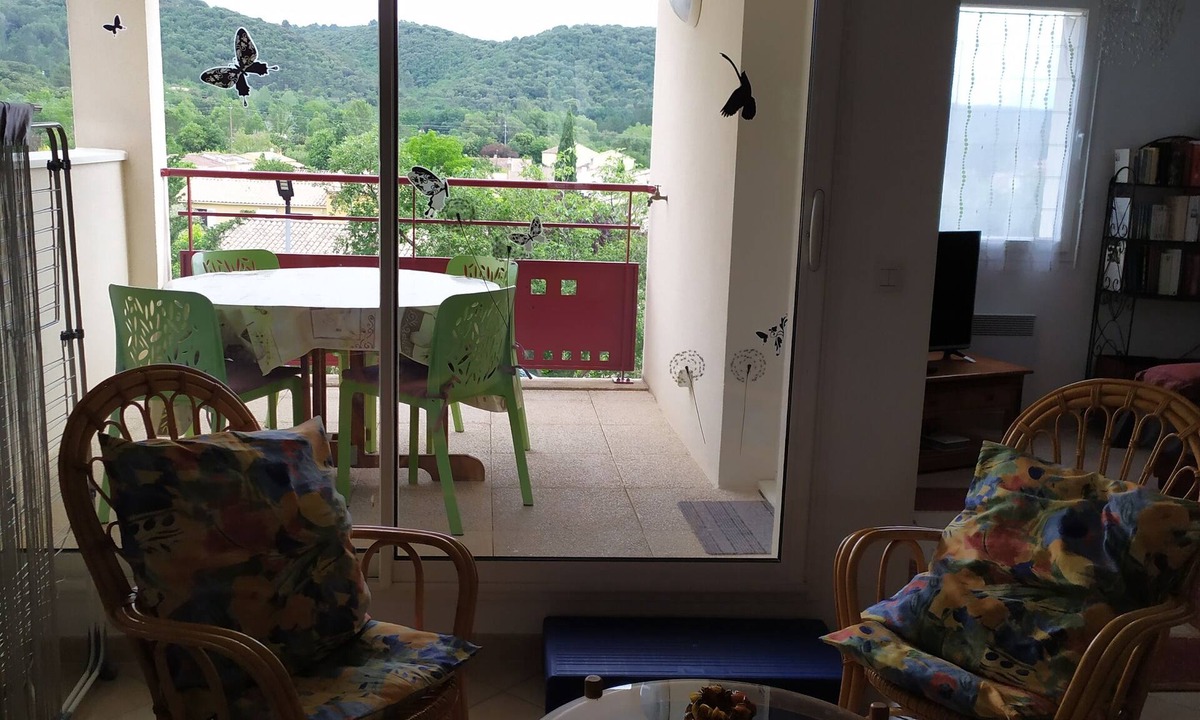 Greoux-les-Bains Apartment | Appartement Meublé T3