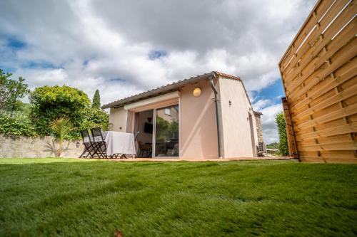 Le Poujol-sur-Orb Apartment | Appartement Neuf Climatisé Terrasse Voie Verte Centre Thermal