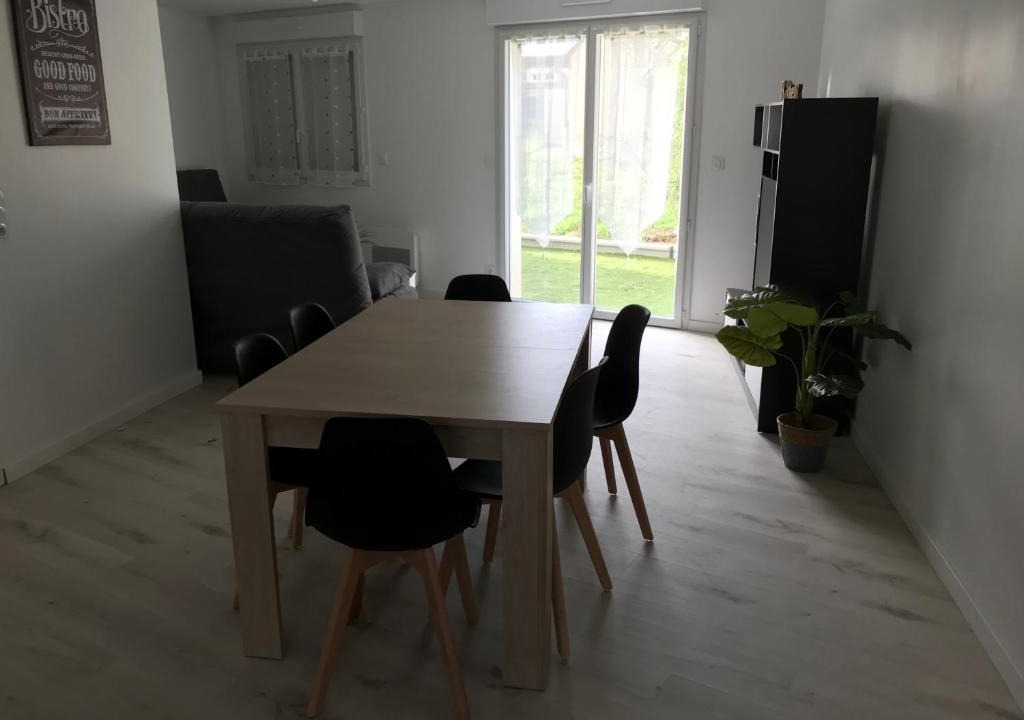 Savigne-lʼEveque Apartment | Appartement numéro 4 ou numéro 8