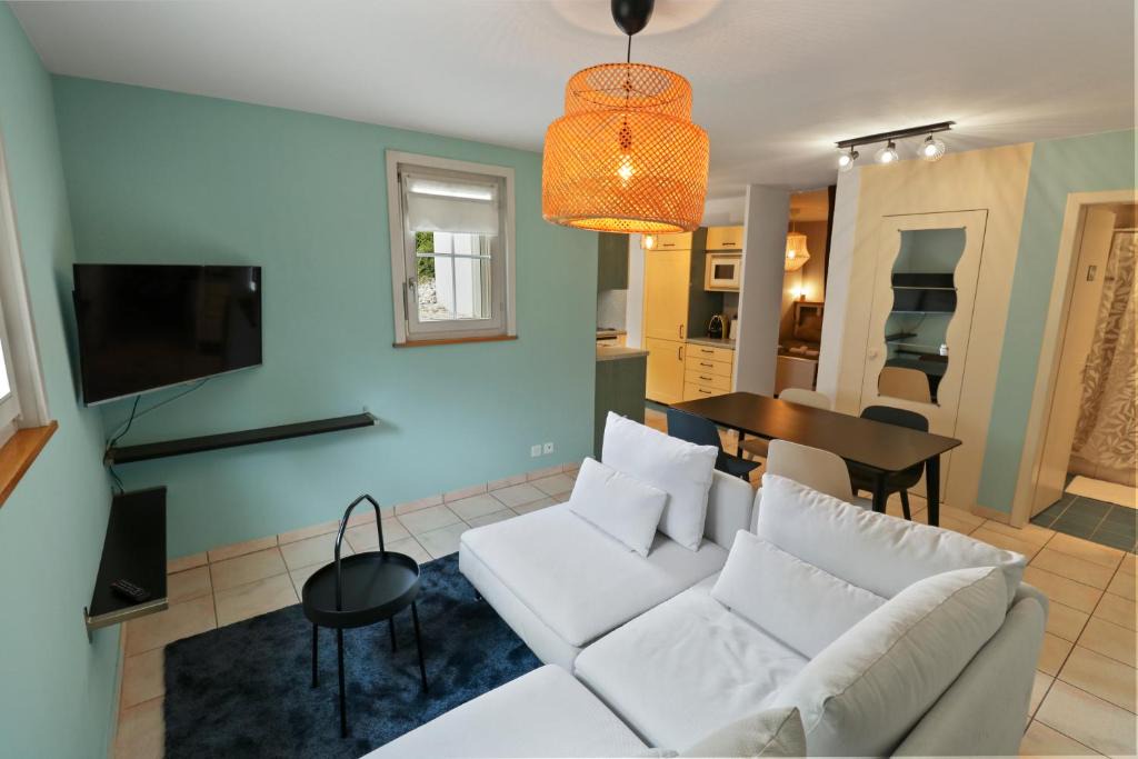 Domdidier Apartment | Appartement paisible avec terrasse
