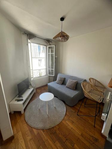 Quartier de la Chapelle Apartment | Appartement Parisian Chic