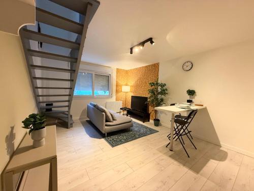 Onet-le-Chateau Apartment | Appartement, Parking, WIFI,