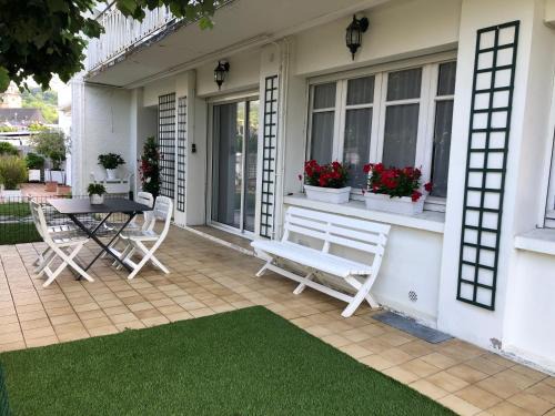 Nay Apartment | APPARTEMENT PLAIN-PIED Terrasse Jardin Parking