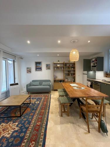 Centre Historique Apartment | Appartement RDC avec cour privée - Narbonne Les Halles Centre Historique