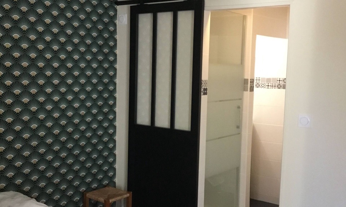 Dinan Apartment | Appartement RDC Avec Cour Commune à 5 Minutes de la Gare