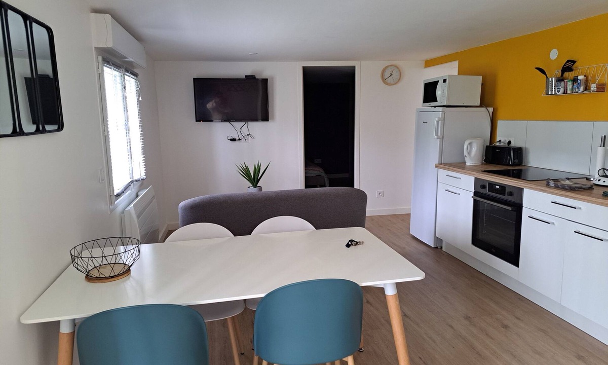 Avrille Apartment | Appartement Refait à Neuf Tout Équipé en RDC Avec Jardin Terrasse ,barbecue