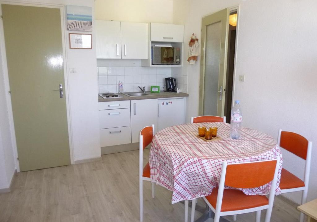 Saint-Jean-de-Monts Apartment | Appartement Saint-Jean-de-Monts, 2 pièces, 4 personnes - FR-1-224C-146