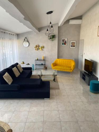 Cases-de-Pene Apartment | Appartement spacieux, climatisé, parking privé, wifi et vue imprenable