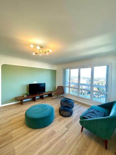 Taverny Apartment | Appartement spacieux pour 8 personnes, Parking privé gratuit, Gare a 10 min à pied