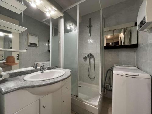 Port Rive Gauche Apartment | Appartement Studio Cabine - proche plage du Grazel GN400-032