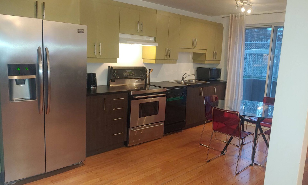 Saint-Leonard Apartment | Appartement style moderne à Montreal