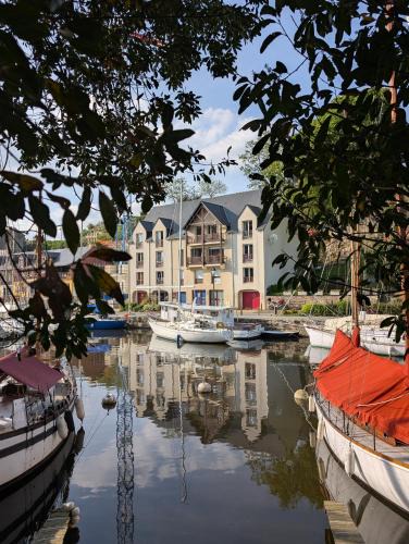 La Roche-Bernard Apartment | Appartement sur le port de la Roche Bernard 2chambres