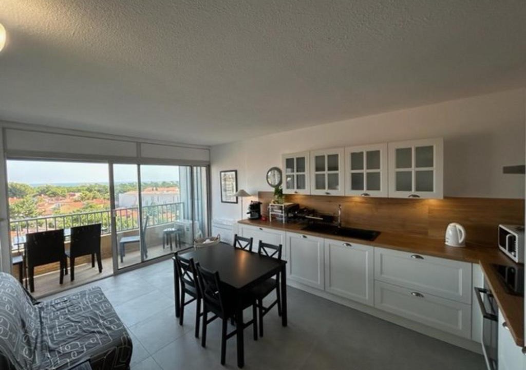 Argeles Plage Apartment | Appartement T2 cabine avec parking sécurisé à 200m de la plage - FR-1-388-178