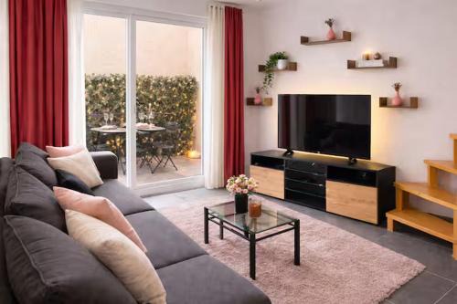 4th Arrondissement Apartment | Appartement T2 lumineux avec terrasse privée Botinelly