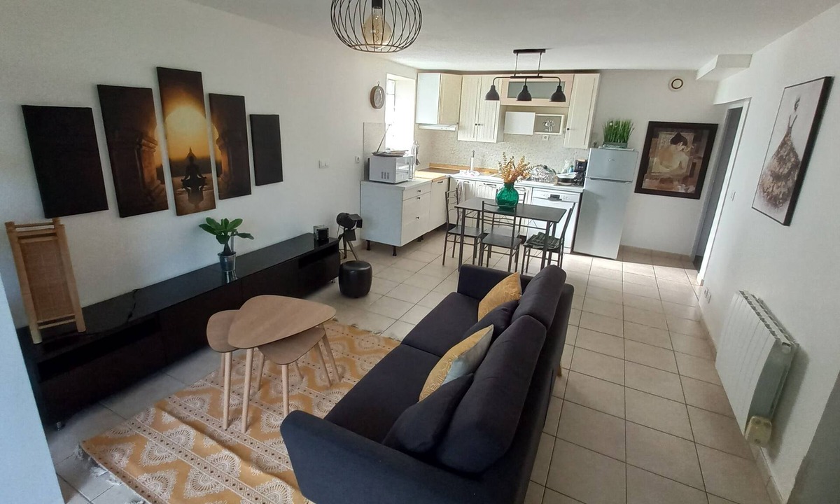 Chaponost Apartment | Appartement T3, Jardin, Parking