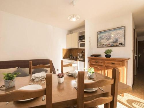 Saint-Lary-Soulan Apartment | Appartement Type 2 Sud avec Balcon et Parking Privé - FR-1-296-261