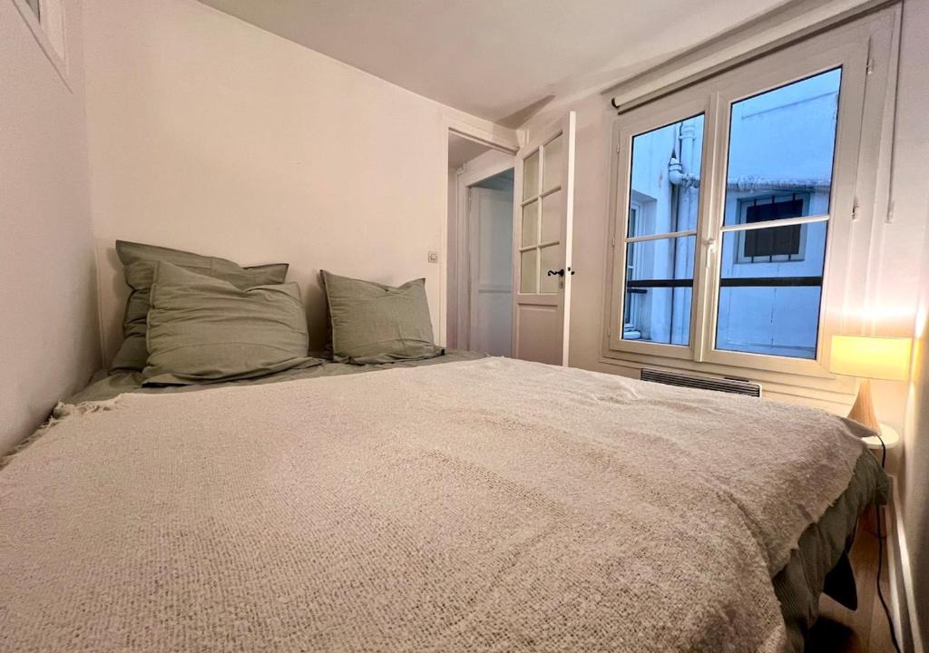 Saint-Gervais Apartment | Appartement Typique au Coeur du Marais