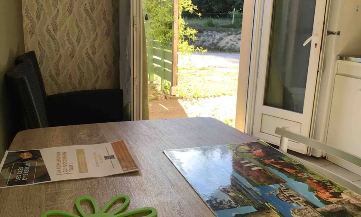 Compreignac Apartment | Appartement Vert