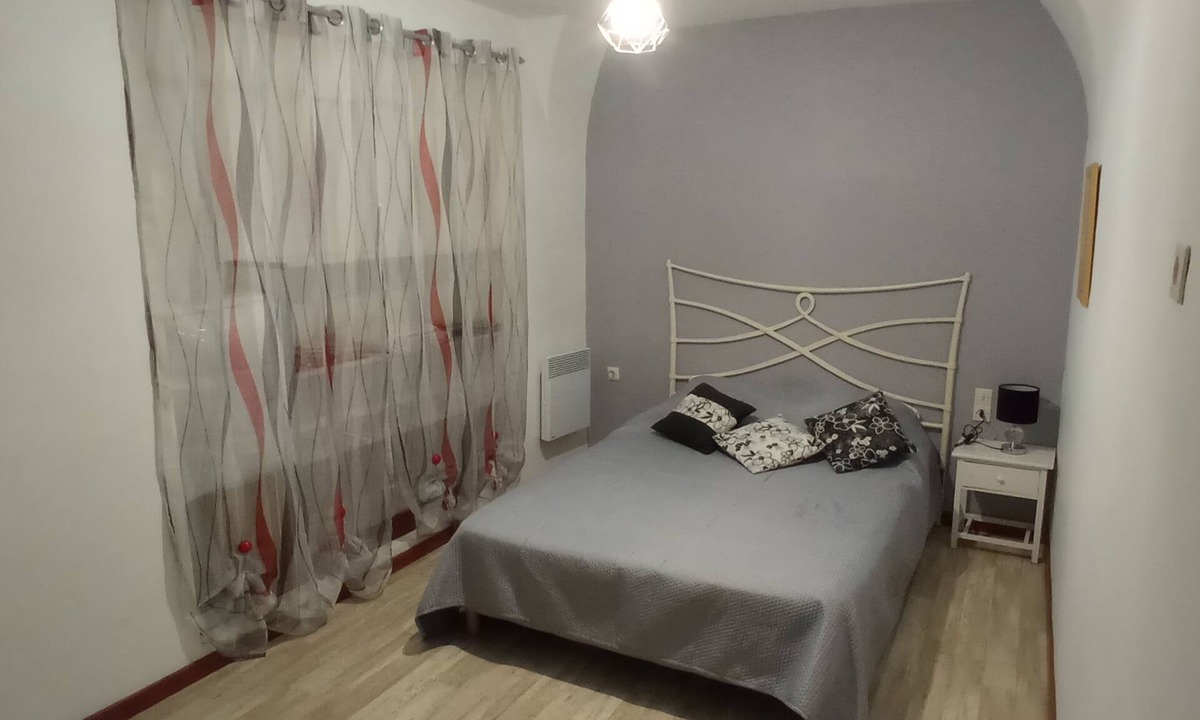 Montpeyroux Apartment | Appartement Voûté de Plain Pied au Centre du Village