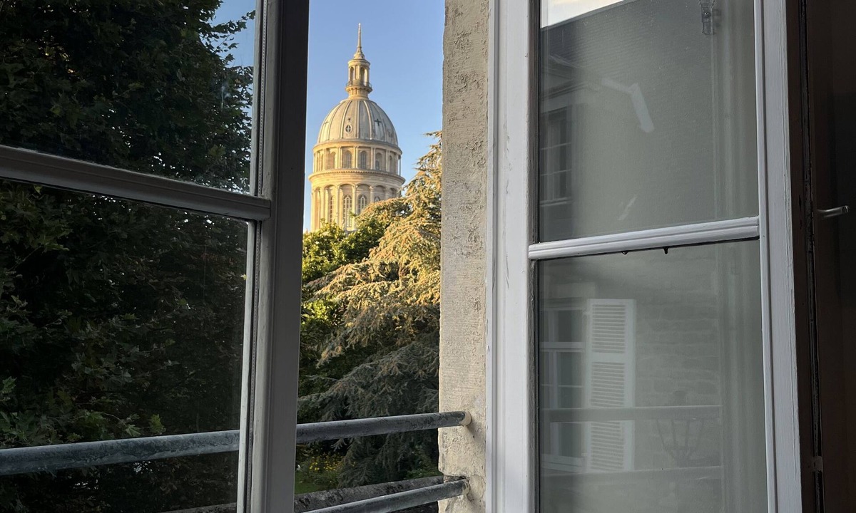 Ville Haute Apartment | Appartement vue Cathédrale