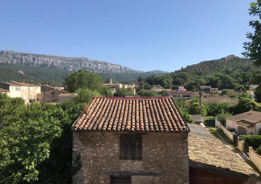 Nans-les-Pins Apartment | Appartement vue superbe ste Baume