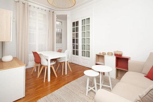 Quartier de la Plaine-de-Monceaux Apartment | Appartement Wagram Paris 17th