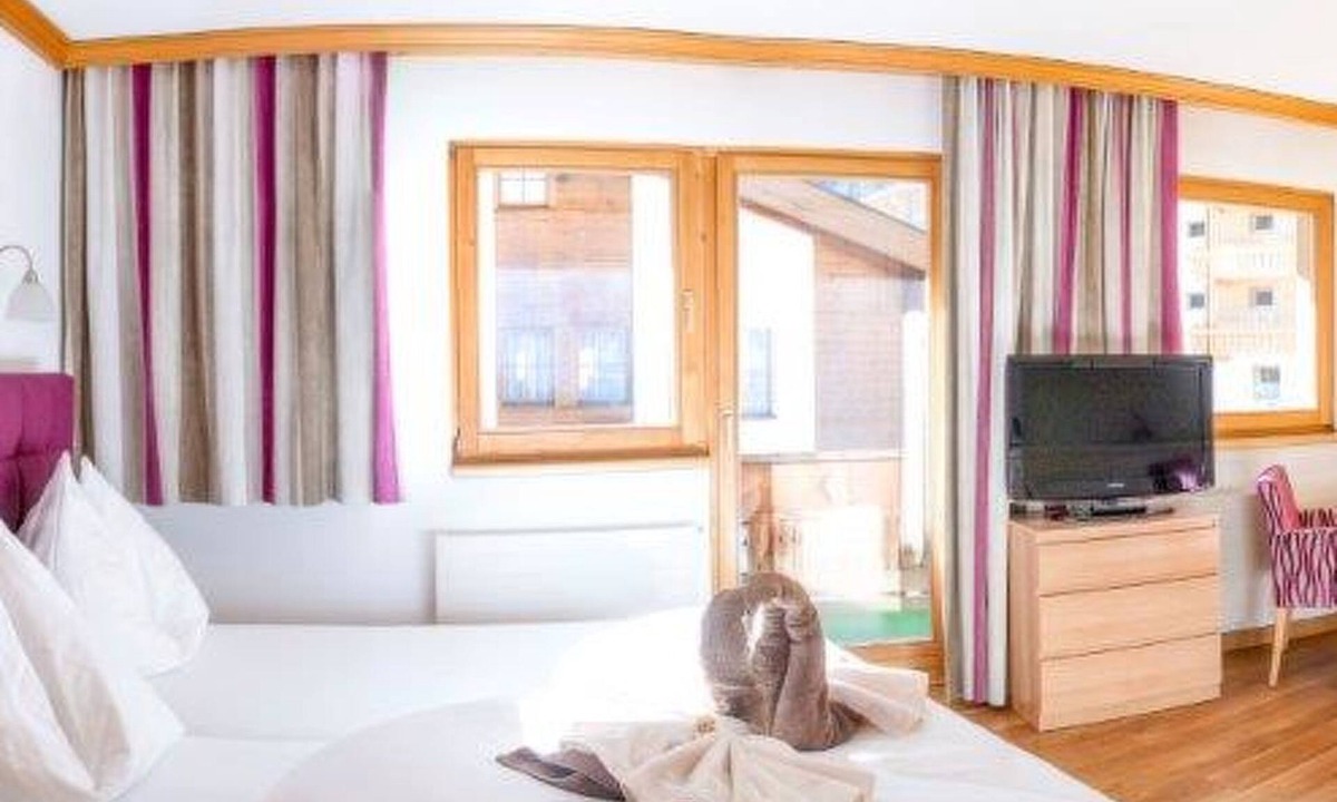 Ravaisch Apartment | Appartements Alouette, (Samnaun-Dorf). by Interhome