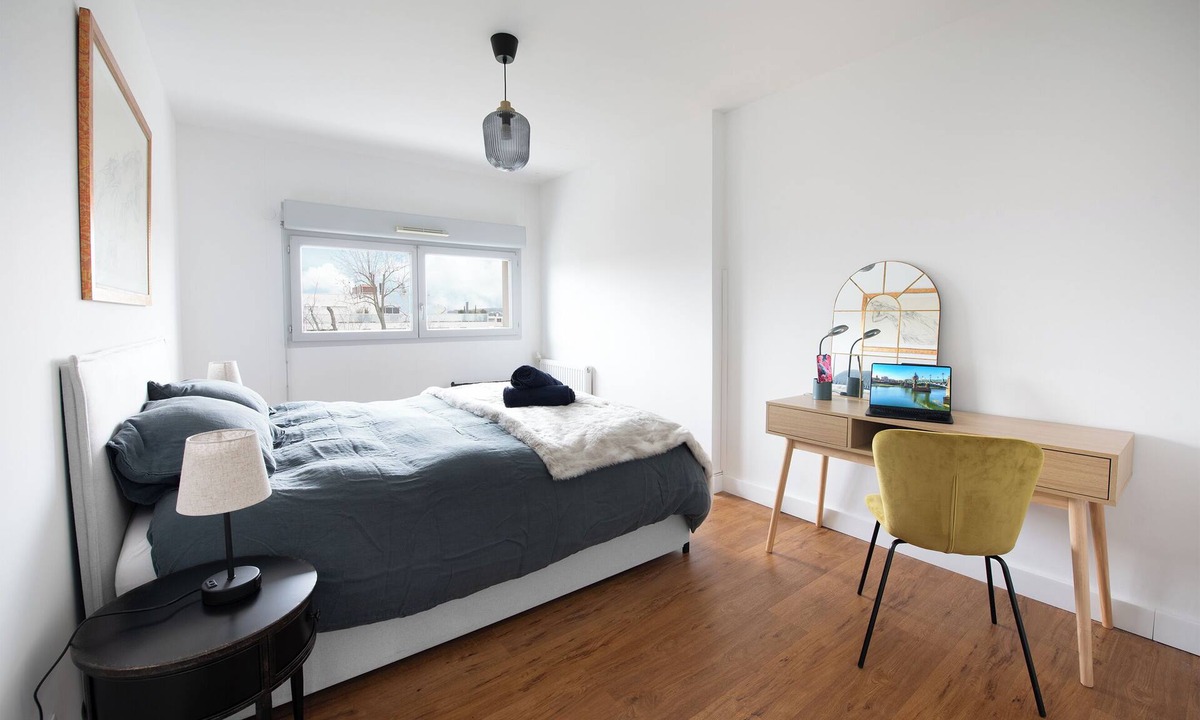 Roseraie Apartment | Appartment close to city center, AC and car park