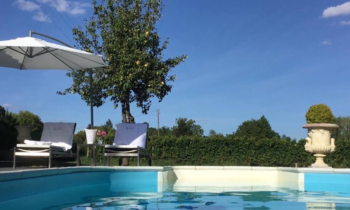 Saint-Pey-de-Castets House | Appartment at winery chateau Cadaulan