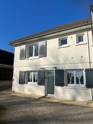 Fontaine-le-Comte House | Appartment Jumapi