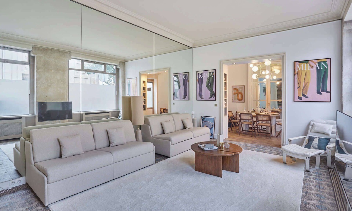 Quartier de l'Ecole-Militaire Apartment | Appartment St Germain des pres by Studio Prestige